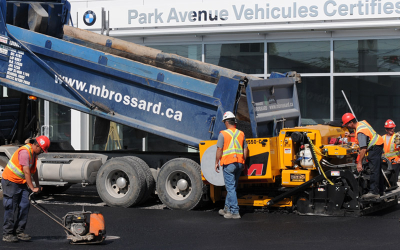 Pavage d'asphalte pour le commercial